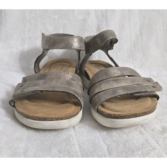 Women's Clarks April Dove Metallic Strappy Comfort sandals Summer‎ Vacation Sz7 - Picture 3 of 10